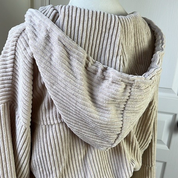 HYFVE Cropped Jacket - Picture 6 of 12